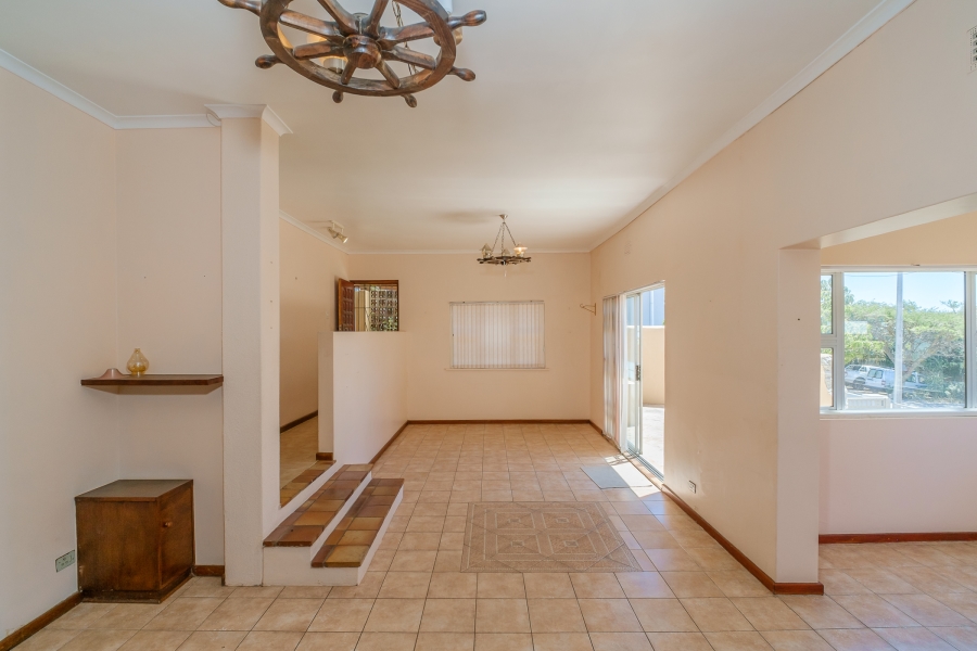 5 Bedroom Property for Sale in Kommetjie Western Cape